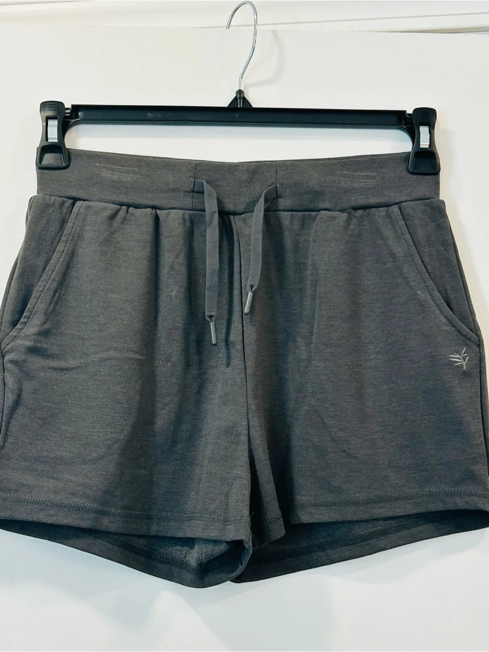Cozy Earth Women's Brushed Bamboo Jogger Shorts - Small - Picture 2 of 6